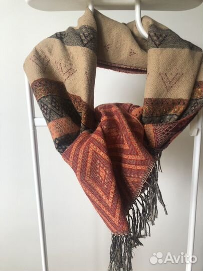 Шерстяной палантин