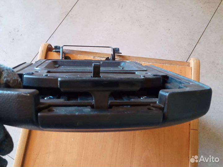 Подлокотник Toyota Land Cruiser Prado 150