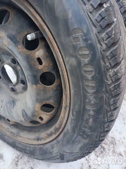 Goodyear UltraGrip Ice 2 185/60 R15