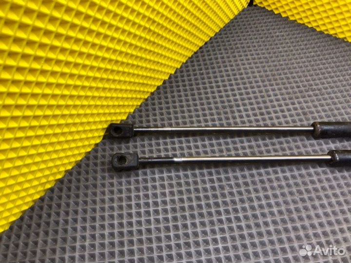 Амортизаторы багажника Volkswagen Golf MK3 AAM