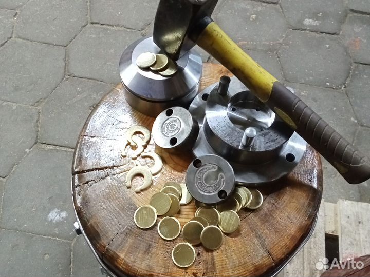 Станок для чеканки сувенирных монет