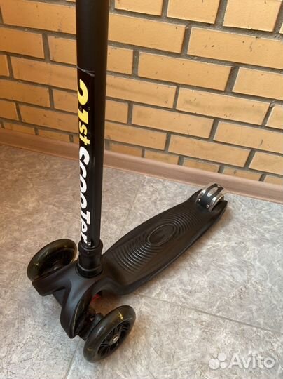 Детский трёхколёсный самокат