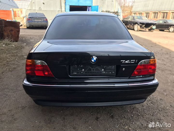 Задний бампер BMW E38