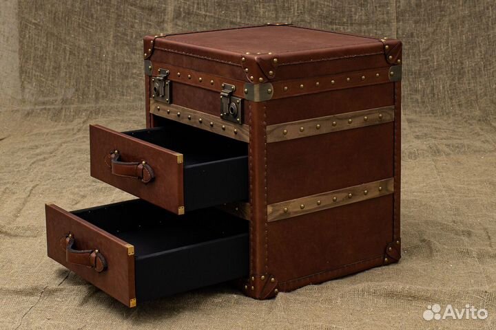 Тумба в стиле ретро