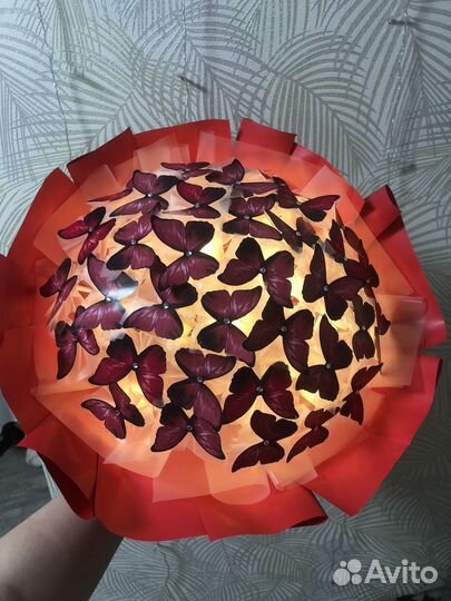 Букет из бабочек, лент; а также съедобные букеты