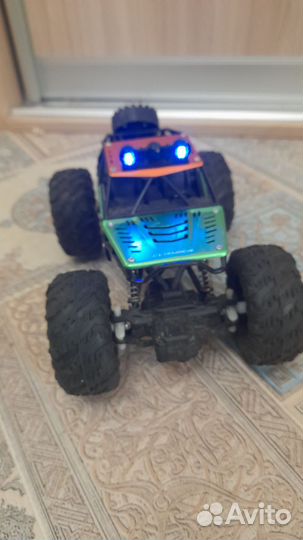 Машинка на пульте управления
