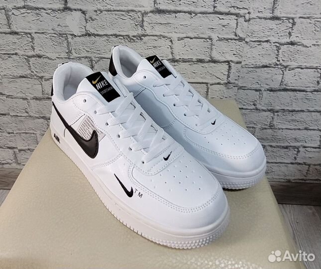 Кроссовки nike air force 1. 43,44. Маломер