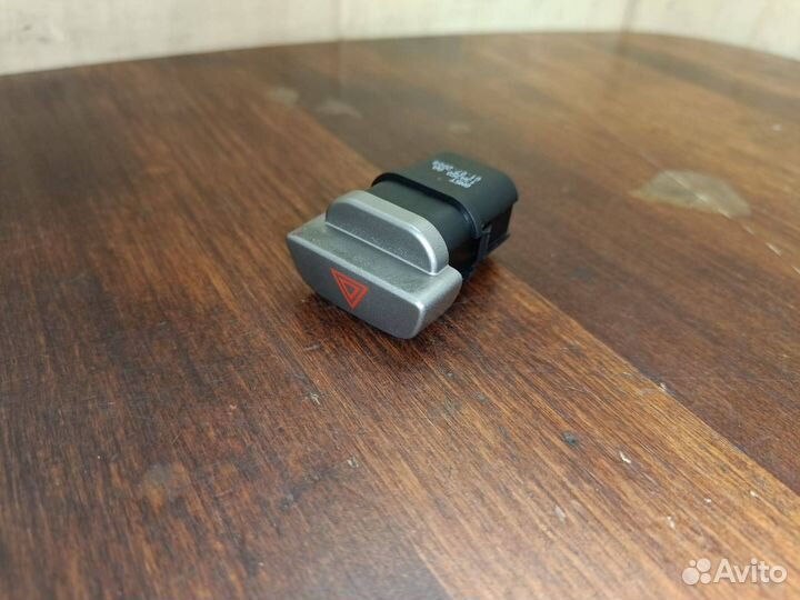 Кнопка аварийной сигнализации Ford Focus 2 рест