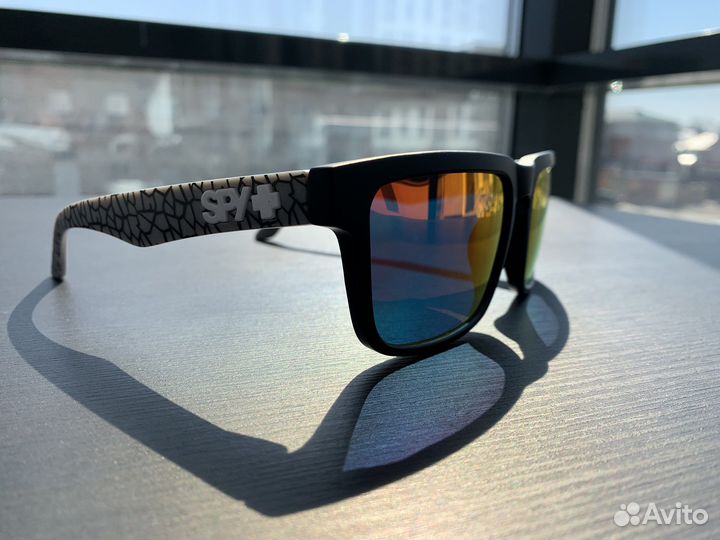 Солнцезащитные очки с поляризацией Spy Ken Block