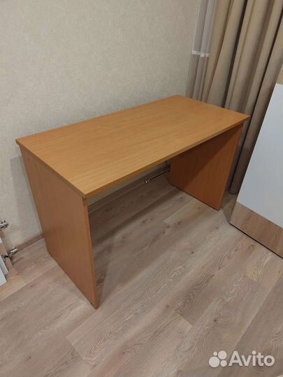Компьютерный стол крепкий