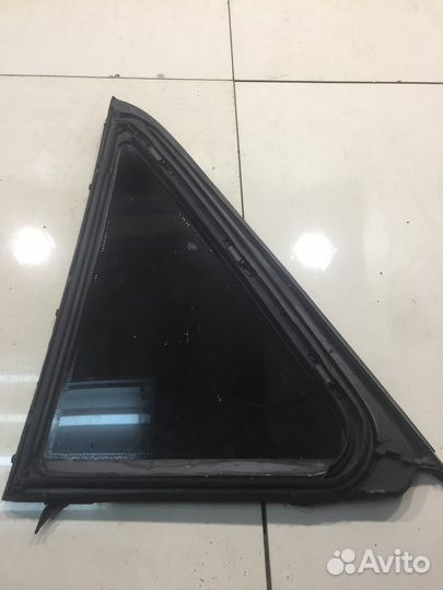 Глухое стекло (заднее, правое)