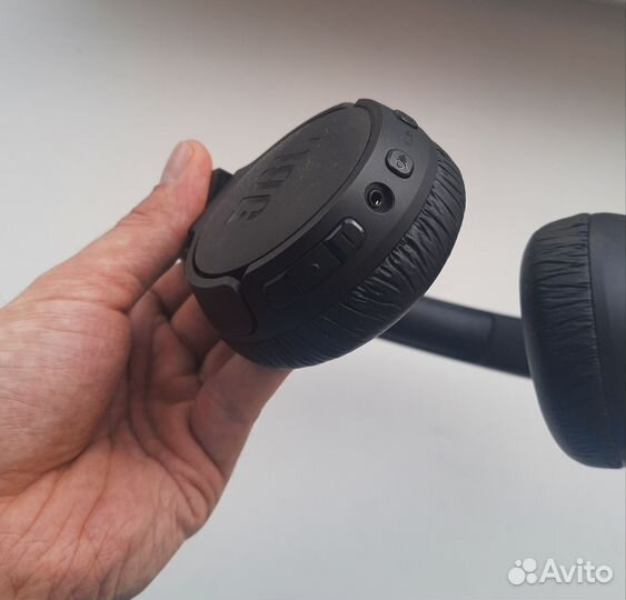 Беспроводные наушники JBL tune 660NC