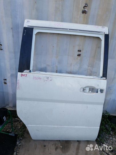 Дверь задняя правая Nissan Serena C24