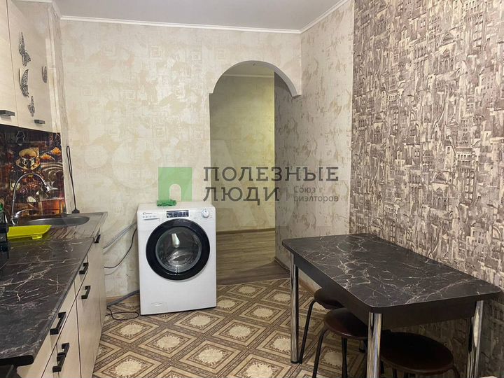 2-к. квартира, 50 м², 1/9 эт.