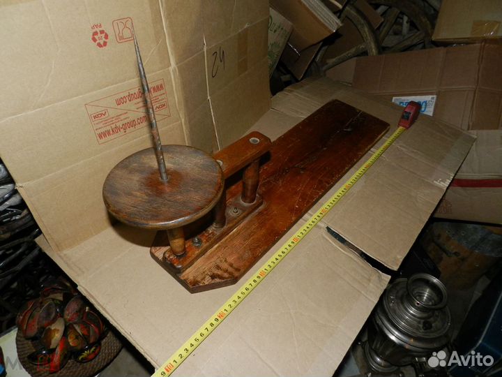 Скально-ручная старинная прялка