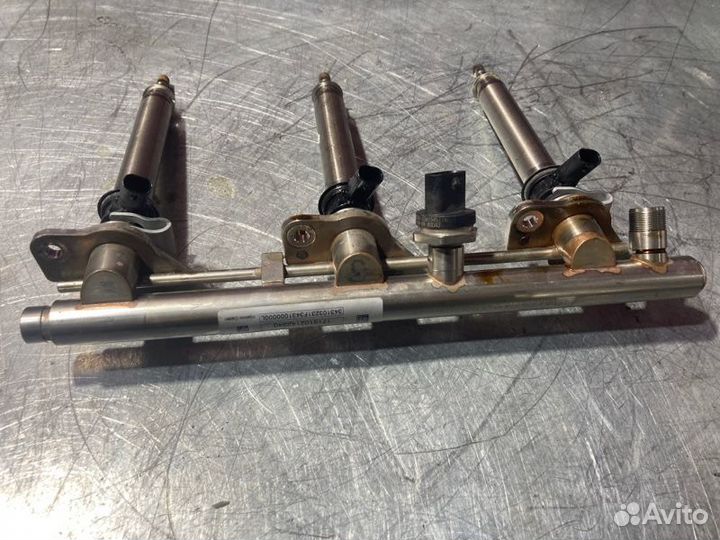 Топливная рампа Mercedes C-Class W205 M276 3.0