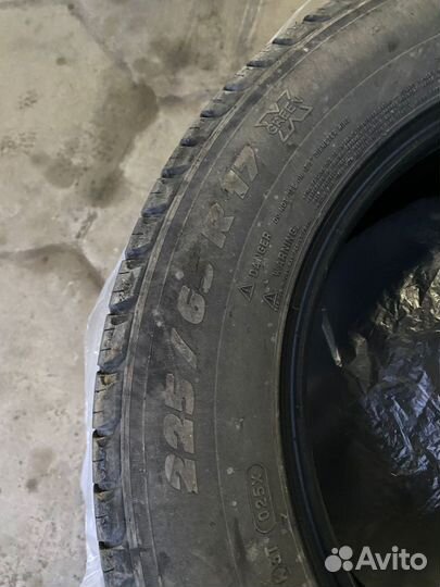 Michelin Maxi Ice 2 225/65 R17 и 225/65 R17 68K