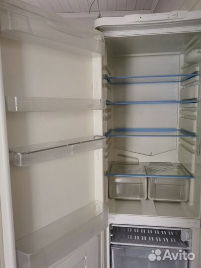 Холодильник Indesit