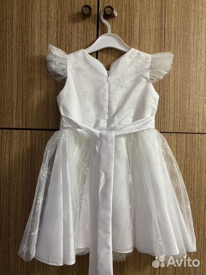 Платье нарядное для девочки 100-110