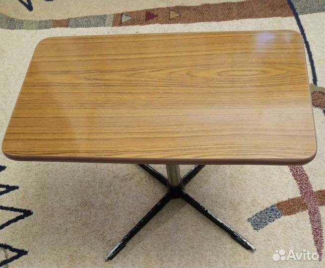 Столик журнальный вращающийся или под телевизор