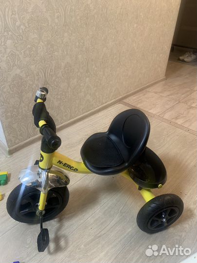 Трехколесный велосипед