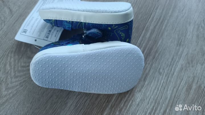 Сандали новые