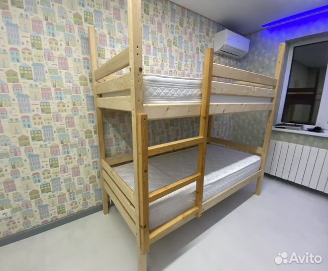 Двухъярусная кровать с матрасом