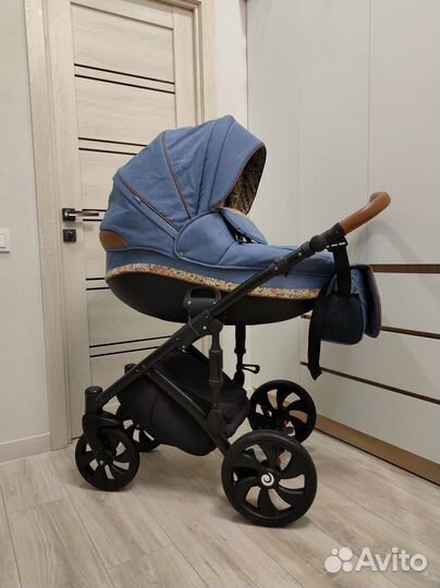Коляска 3 в 1 Tutis Mimi Style