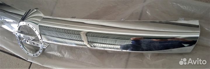 Накладка решетки радиатора (хром) / opel astra-H