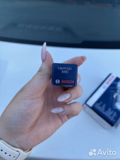 Свечи зажигания 04E905601B