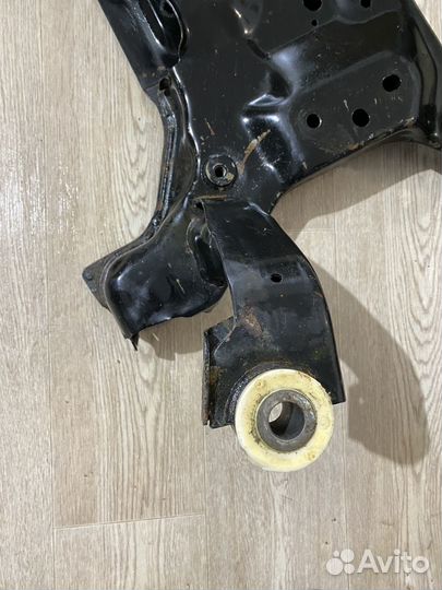 Подрамник Ford Focus 3