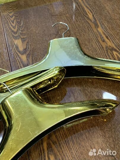 Плечики -женские, - для верхней одежды