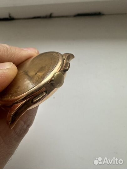 Часы мужские золотые