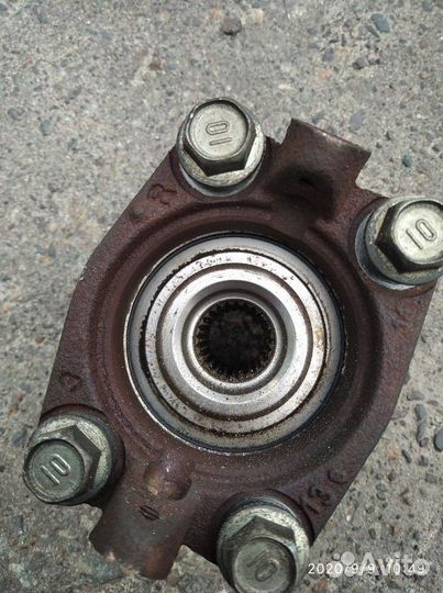 Ступица задняя Nissan X-Trail T31