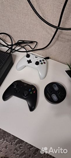 Xbox one s 1tb с двумя геймпадами
