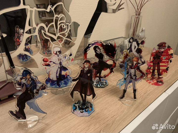 Аниме фигурки геншин и из Бродячих псов