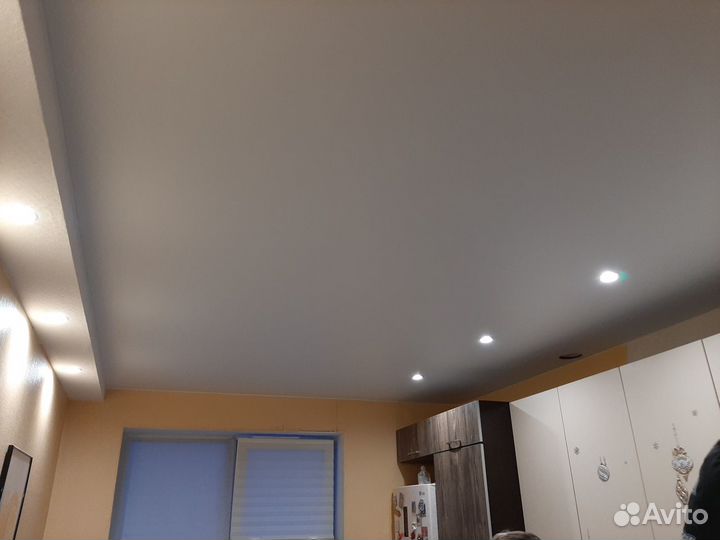 Натяжные потолки глянцевые