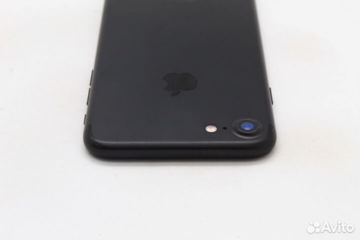 Телефон Apple iPhone 7 32Gb Black