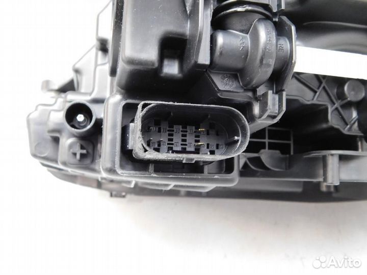 Фара правая Mercedes-Benz E-Class