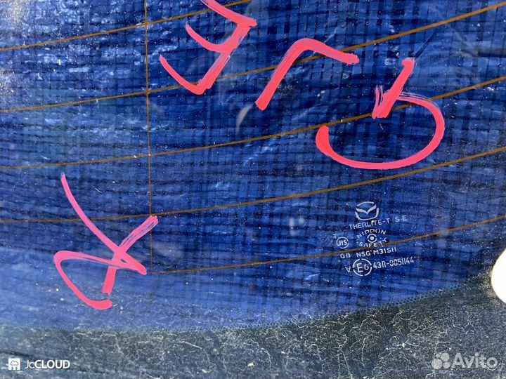 Заднее стекло на mazda atenza gjefp PE-VPR