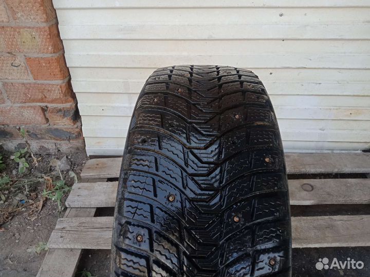 Michelin X-Ice North 3 195/50 R15