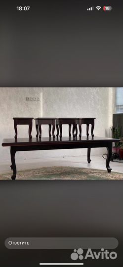 Стол со стульями