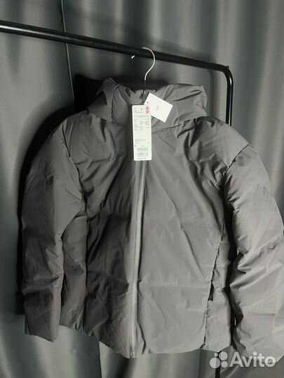 Бесшовный пуховик Uniqlo