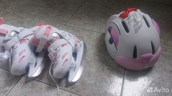 Каньки детские и Шлем