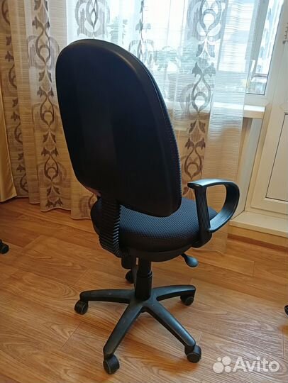 Офисное компьютерное кресло, механизм качения