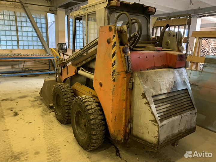 Мини-погрузчик Уралвагонзавод ПУМ-500, 1995