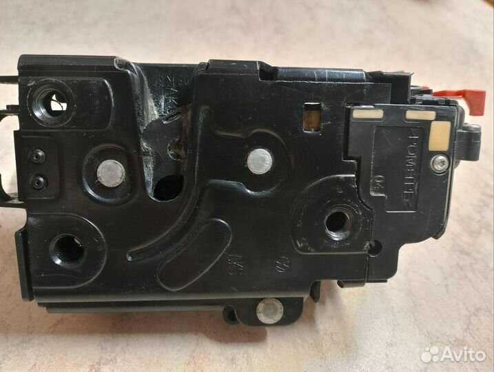 Замок передней правой двери volkswagen джетта5