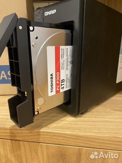 Qnap ts-251+ 8Gb Ram 4Tb x 2 HDD