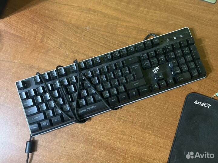 Игровая клавиатура с подсветкой