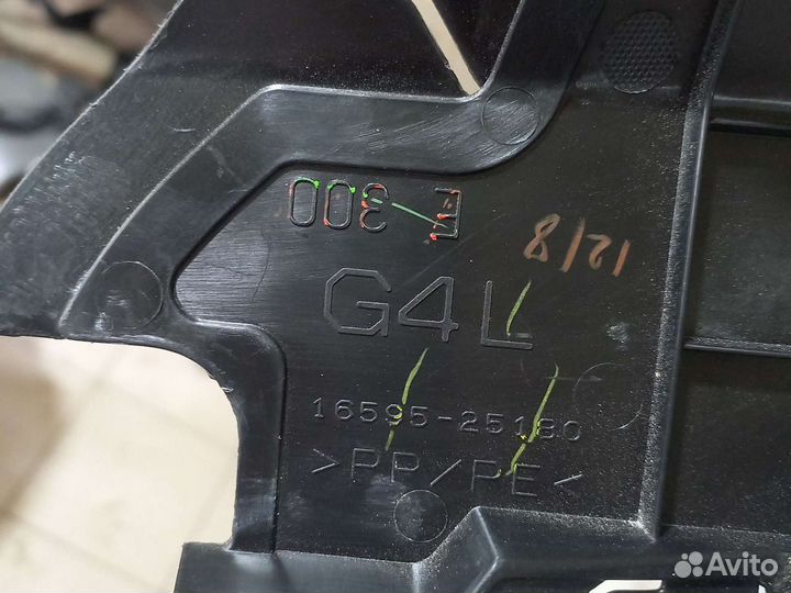 Дефлектор воздуховода левый Toyota Camry V70